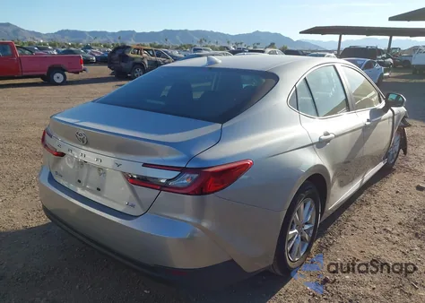 2025 Toyota Camry Le z USA, uszkodzony, nr VIN 4T1DAACK4SU023970